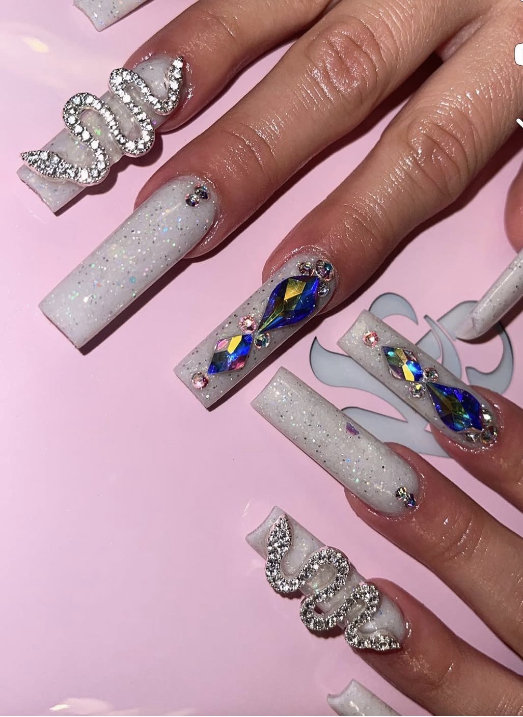 nail
